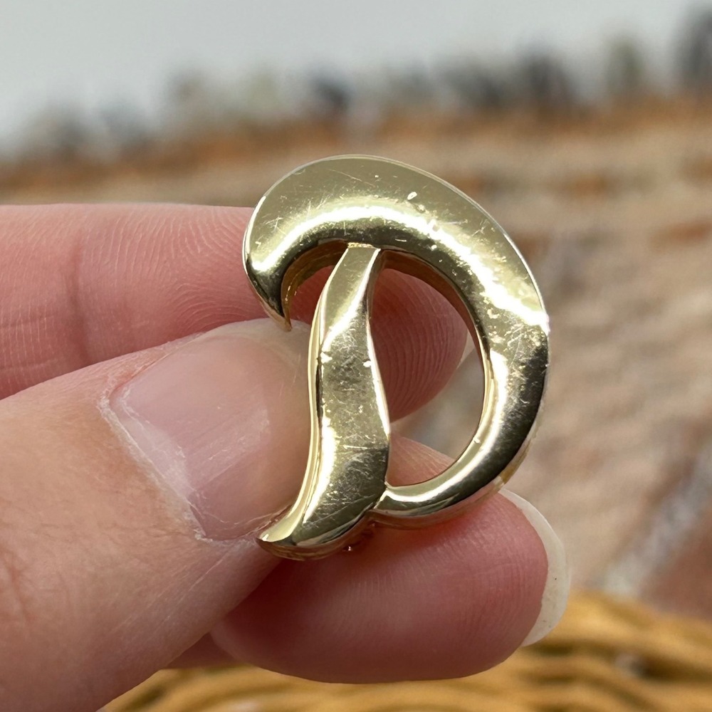 Vintage Sarah Coventry D Brooch Gold Tone Cursive Monogram Name Brooch